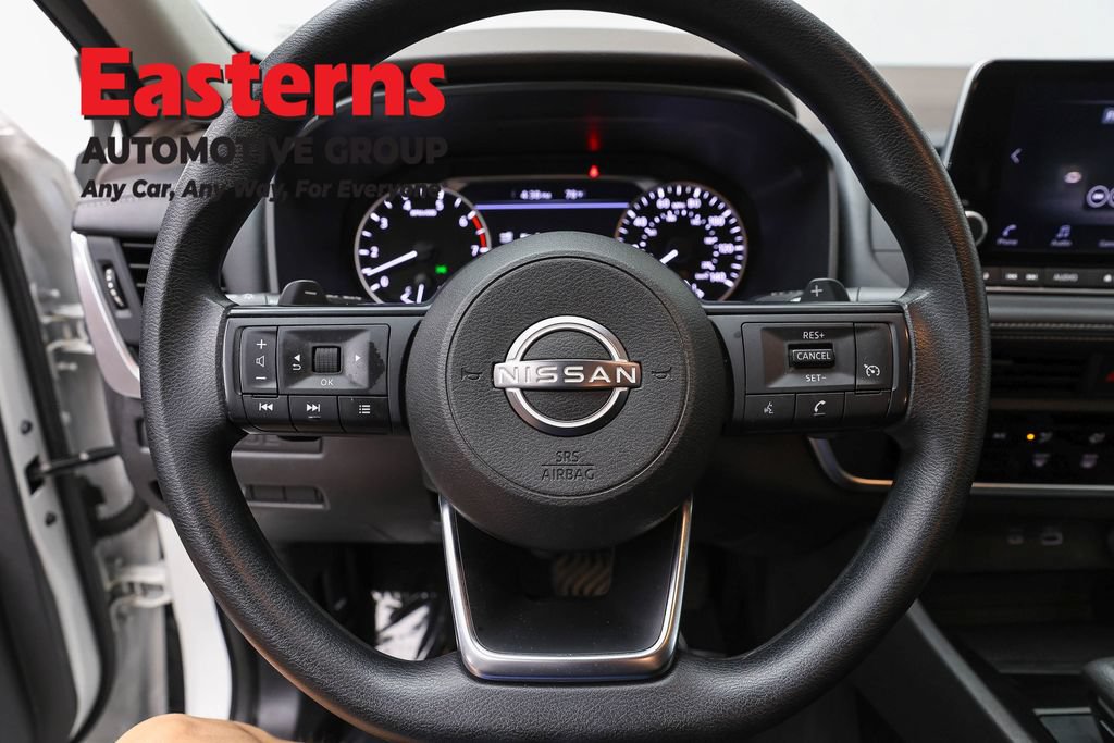 Used 2023 Nissan Rogue S AWD/4WD image 10