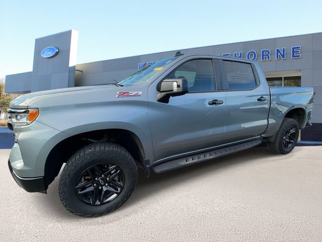 Used 2025 Chevrolet Silverado 1500 LT Trail Boss w/ LT Trail Boss Premium Package AWD/4WD image 4