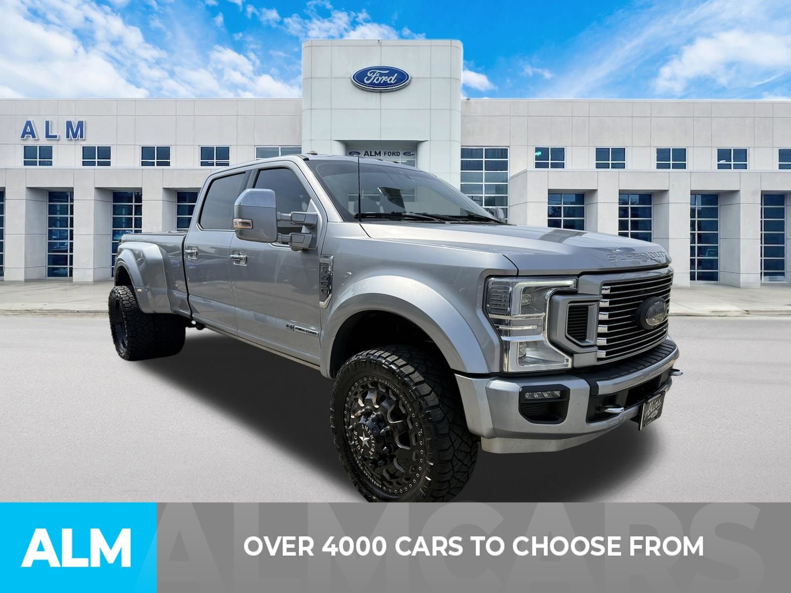 Used 2022 Ford F450 Platinum w/ FX4 Off-Road Package image 2