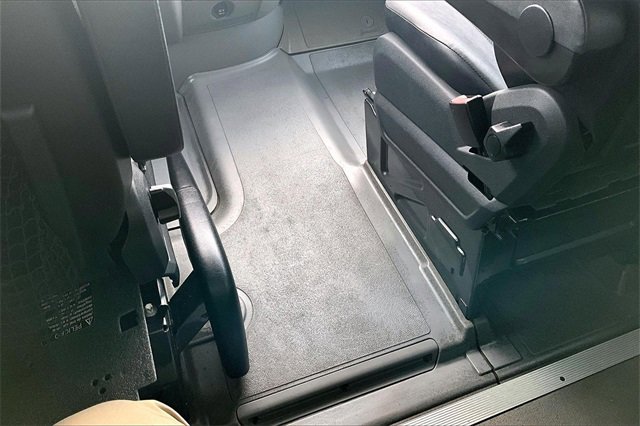 Used 2011 Mercedes-Benz Sprinter 2500 image 25