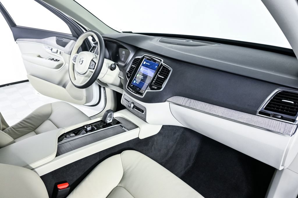 Certified 2024 Volvo XC90 B5 Plus w/ Protection Package Premier image 27