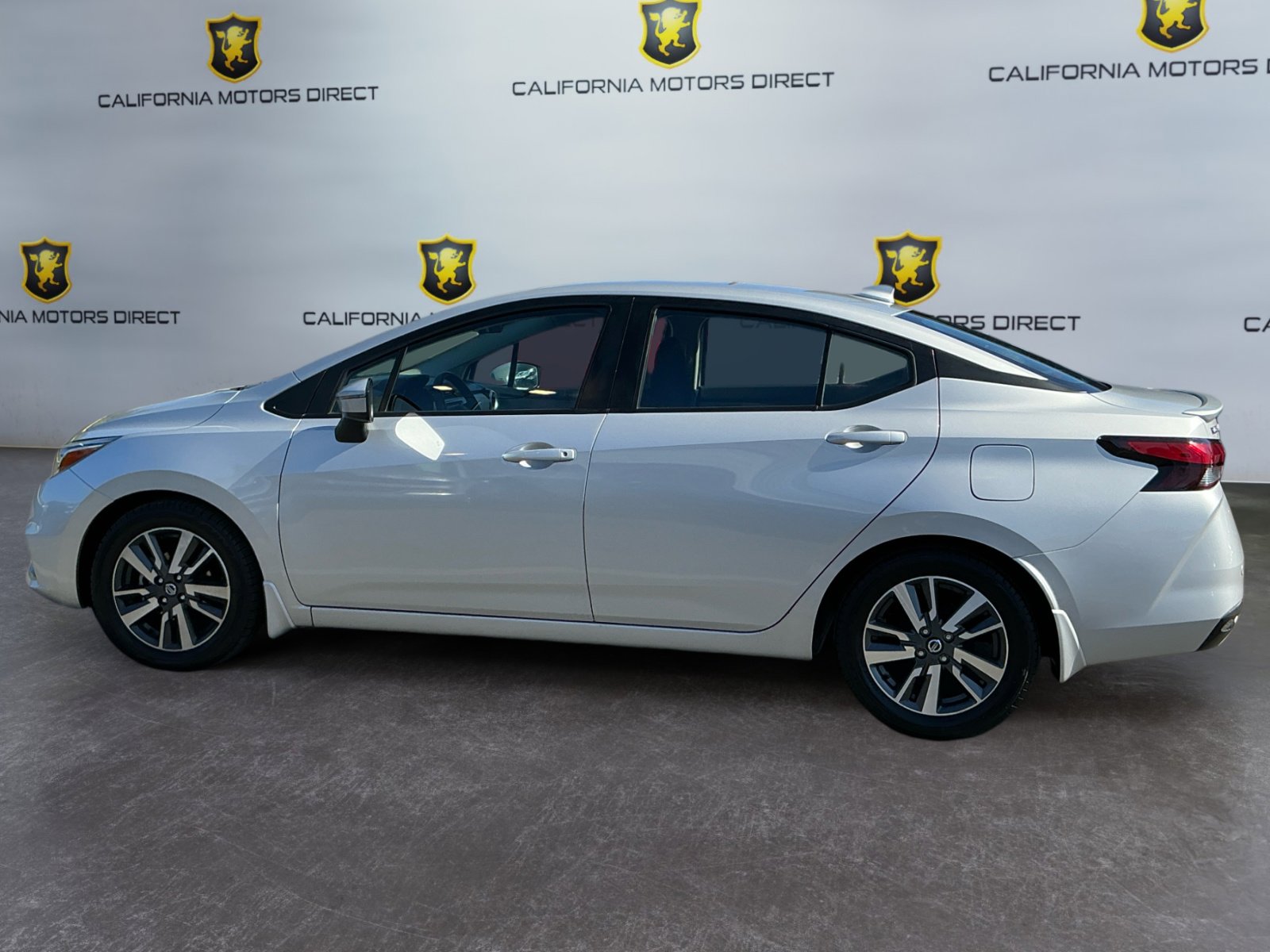 Used 2020 Nissan Versa SV w/ Trunk Package image 8