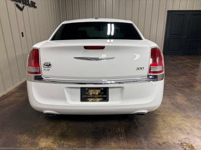 Used 2014 Chrysler 300 AWD w/ Driver Convenience Group image 9