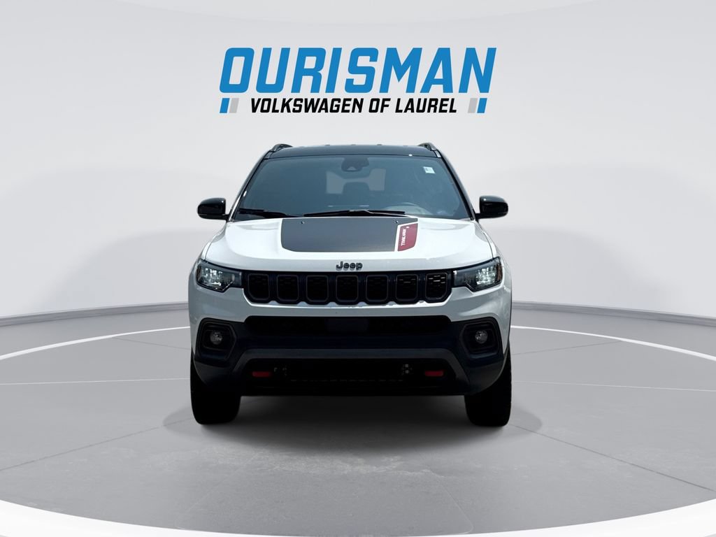 Used 2025 Jeep Compass Trailhawk AWD/4WD image 3