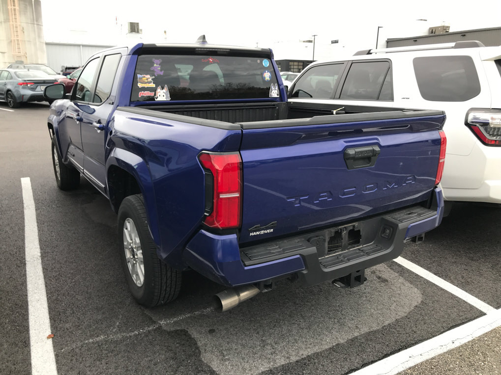 Certified 2025 Toyota Tacoma SR5 AWD/4WD image 3