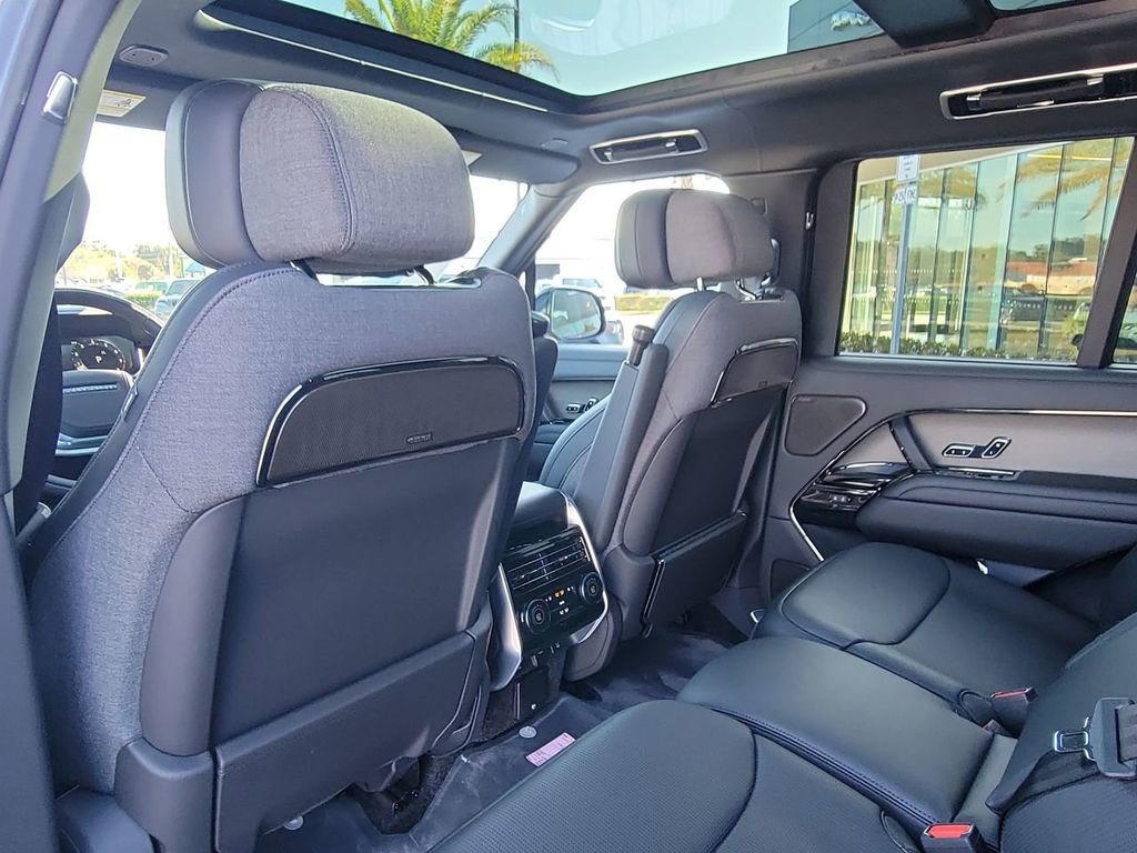 New 2026 Land Rover Range Rover SV image 17