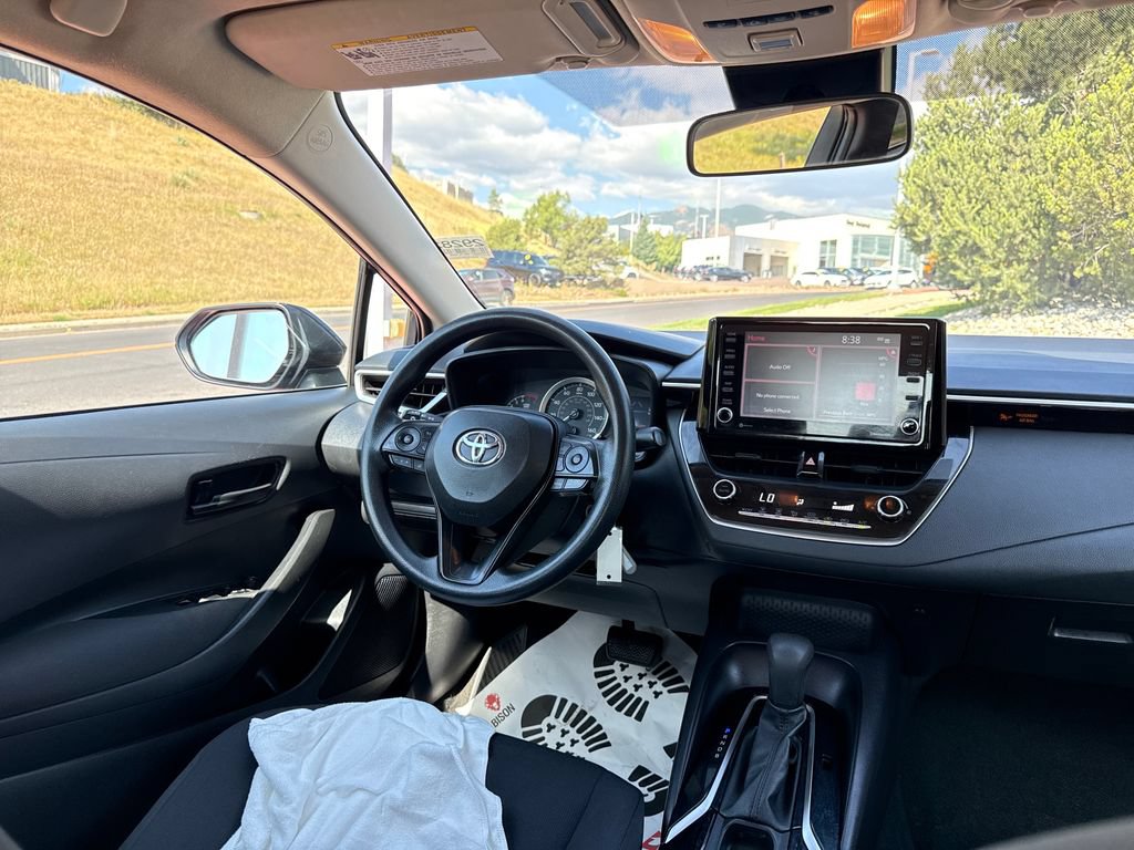 Used 2022 Toyota Corolla LE FWD image 26
