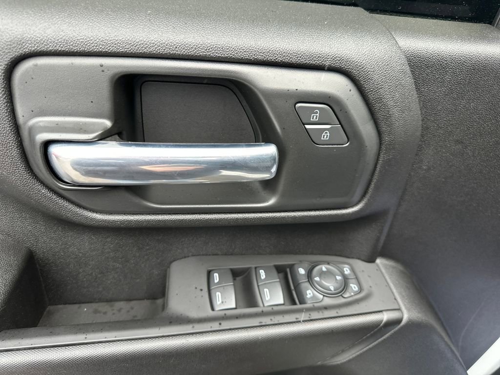 Used 2025 Chevrolet Silverado 2500 Custom w/ Custom Value Package image 13