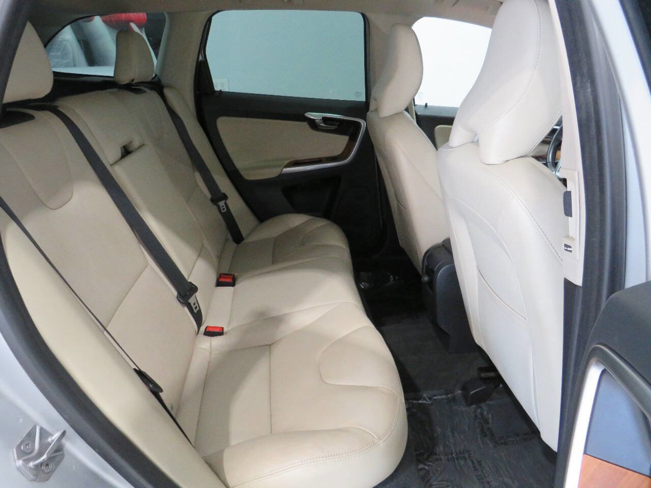 Used 2017 Volvo XC60 T5 Inscription w/ Advanced Package FWD image 10