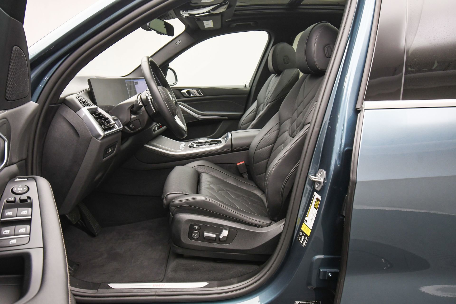 Used 2024 BMW X5 xDrive40i w/ Parking Assistance Package image 20