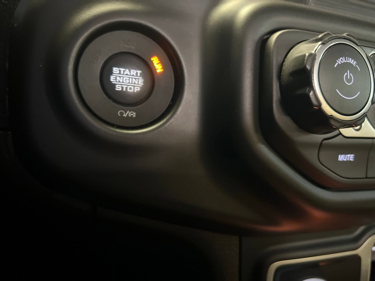 Used 2021 Jeep Gladiator Overland AWD/4WD image 40