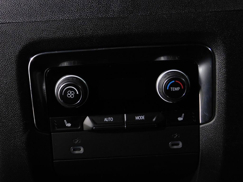 Used 2024 Chevrolet Tahoe Premier w/ Premium Package AWD/4WD image 78