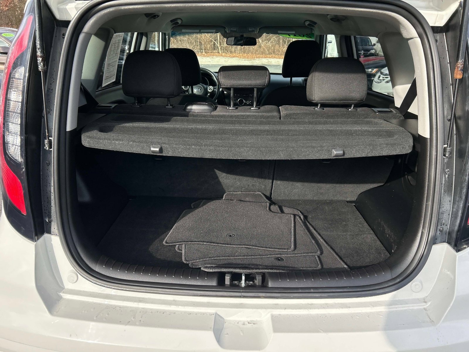 Used 2017 Kia Soul + image 13