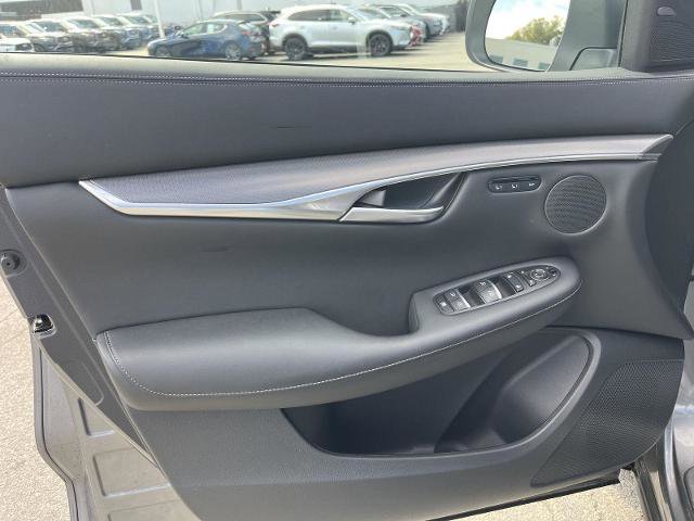 Certified 2023 INFINITI QX50 Luxe image 10