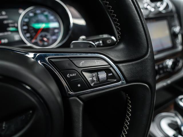 Used 2019 Bentley Bentayga V8 image 23