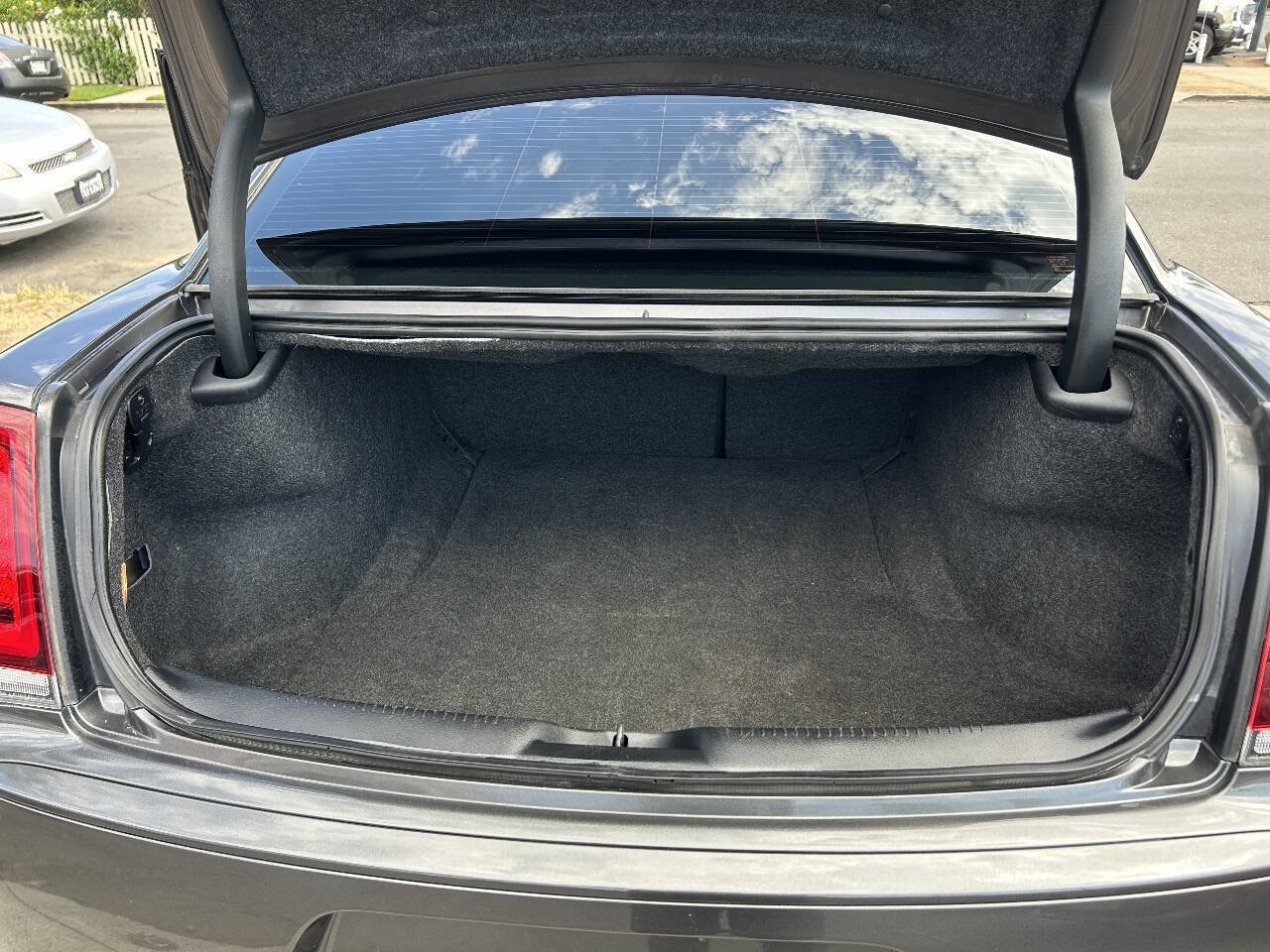 Used 2019 Chrysler 300 Touring w/ Sport Appearance Package RWD image 21
