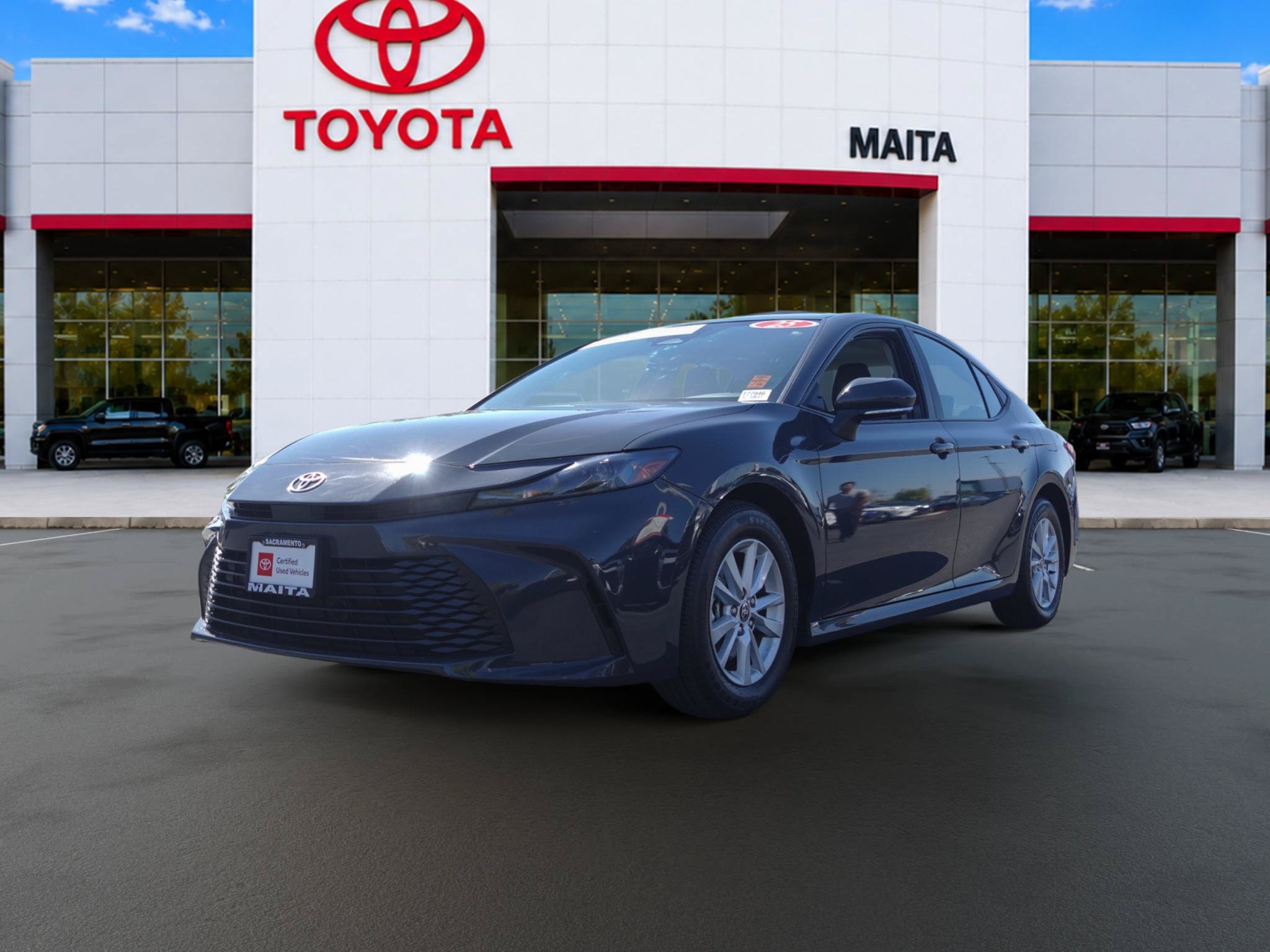 Used 2025 Toyota Camry LE FWD image 7