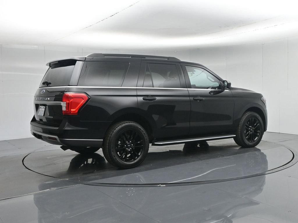 Used 2023 Ford Expedition XLT image 30