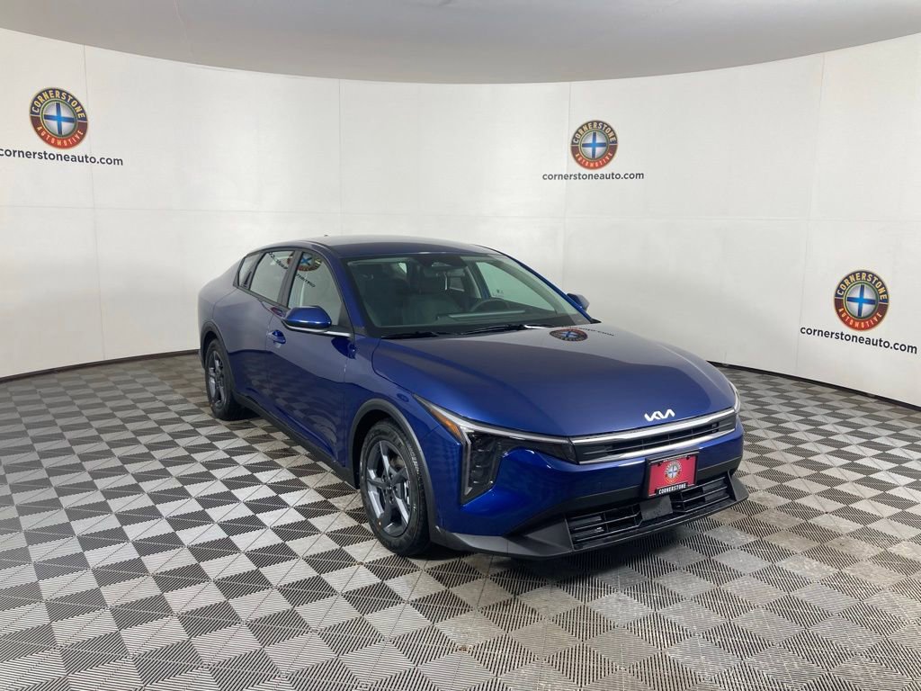 New 2025 Kia K4 LXS image 17