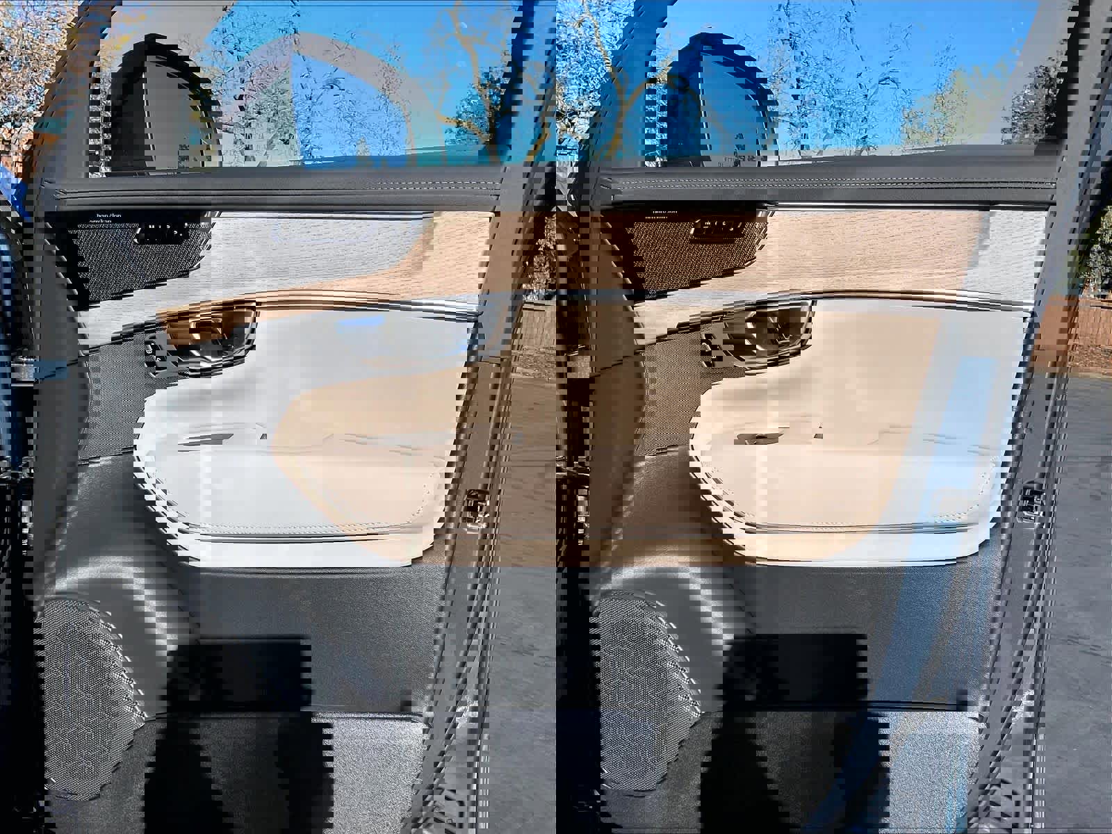 New 2026 Volvo XC90 T8 Ultra w/ Protection Package Premier image 31