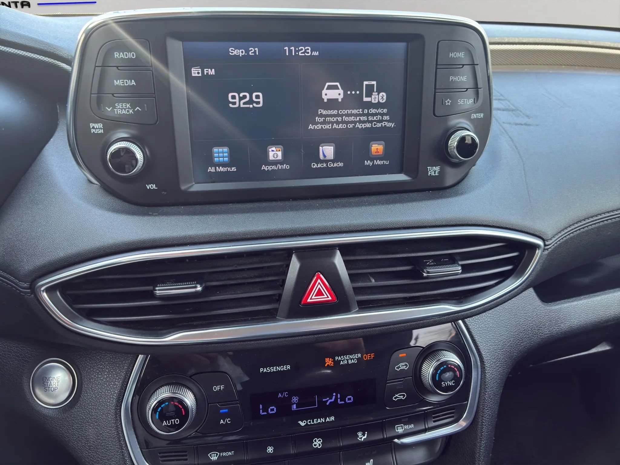 Used 2019 Hyundai Santa Fe SEL w/ Cargo Package AWD/4WD image 16