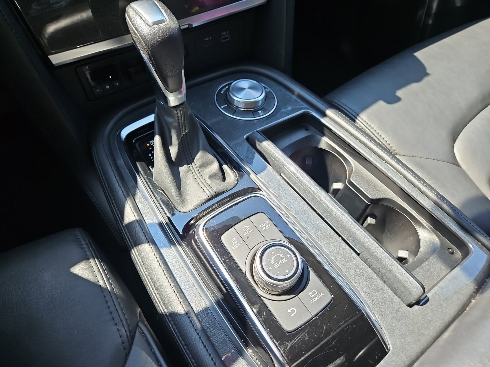 Used 2024 Nissan Armada SV image 28