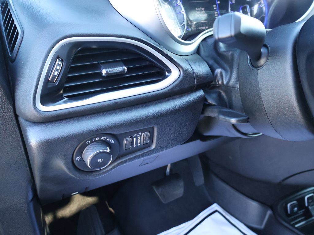 Used 2020 Chrysler Pacifica Touring w/ S Appearance Package image 27