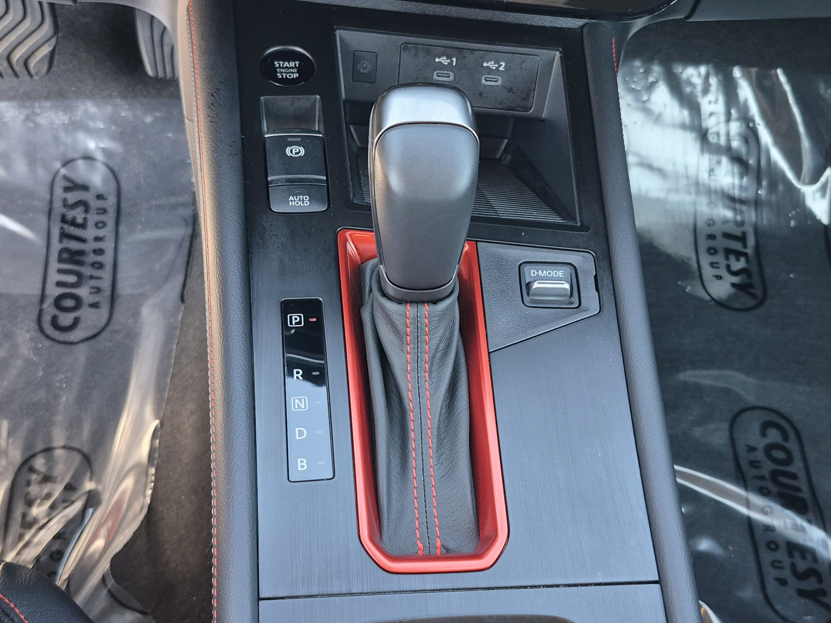 Certified 2025 Nissan Kicks SR FWD image 28