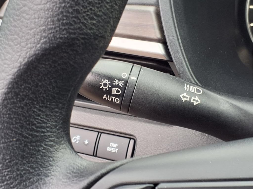 Used 2025 Nissan Altima 2.5 SV FWD image 19