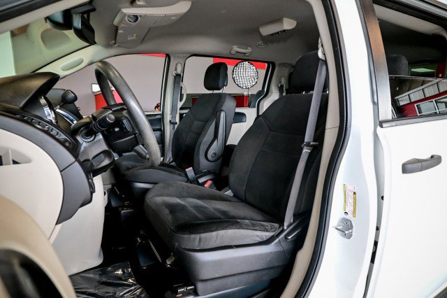 Used 2019 Dodge Grand Caravan SE FWD image 15