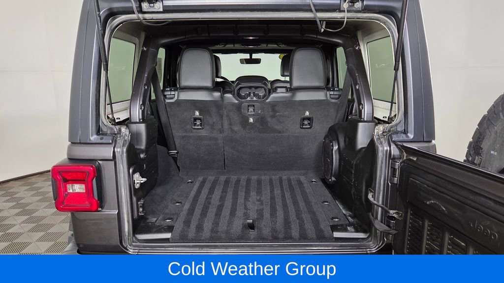 Used 2018 Jeep Wrangler Unlimited Sahara AWD/4WD image 11