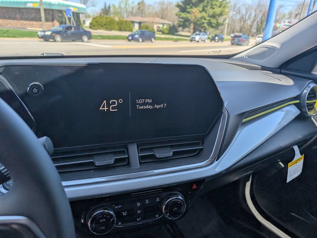 New 2026 Chevrolet Trax LT w/ Driver Confidence Package FWD image 20