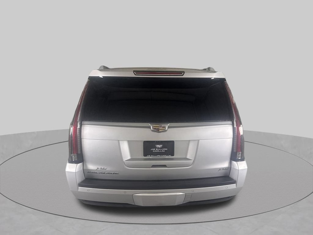 Used 2018 Cadillac Escalade ESV Luxury RWD image 7