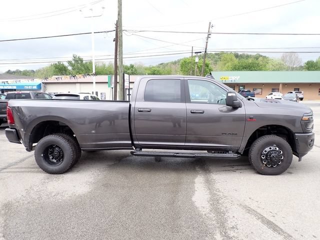 New 2026 RAM 3500 Laramie AWD/4WD image 7