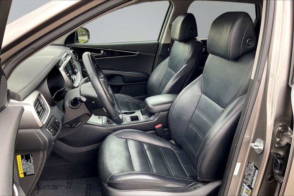 Used 2017 Kia Sorento FWD w/ LX Convenience Package image 24