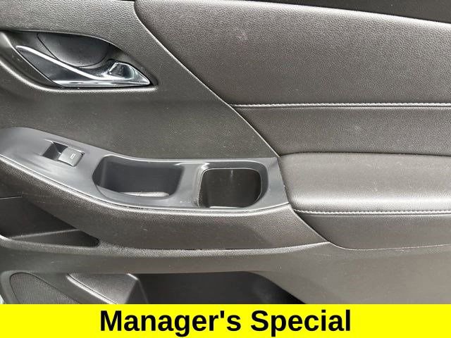 Used 2022 Chevrolet Traverse LT w/ LPO, Floor Liner Package image 39