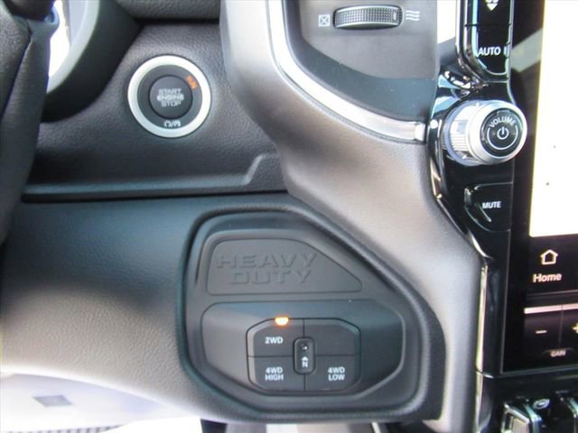 New 2026 RAM 3500 Laramie AWD/4WD image 21