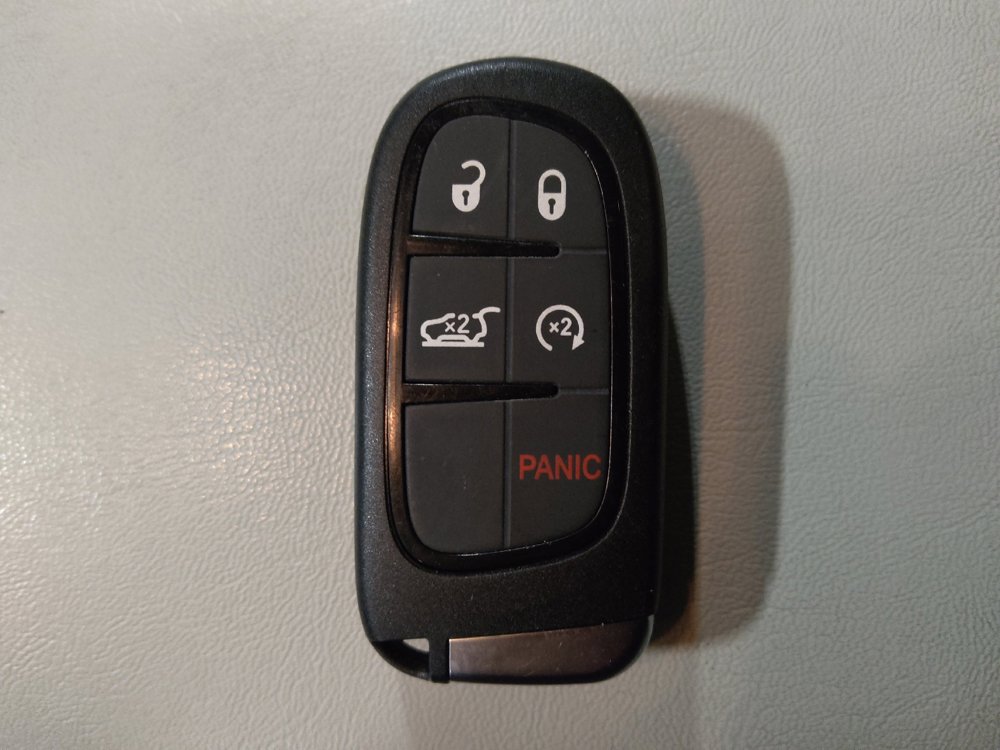 Used 2019 Jeep Cherokee Limited image 32