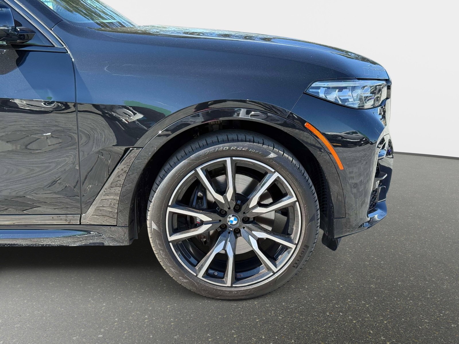 Used 2021 BMW X7 xDrive40i w/ M Sport Package image 16