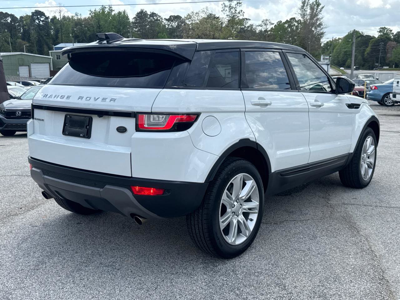 Used 2017 Land Rover Range Rover Evoque SE image 6