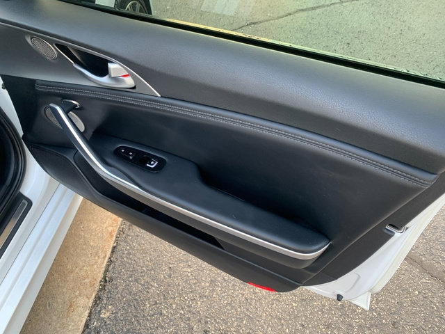 Used 2019 Kia Stinger GT1 AWD/4WD image 14