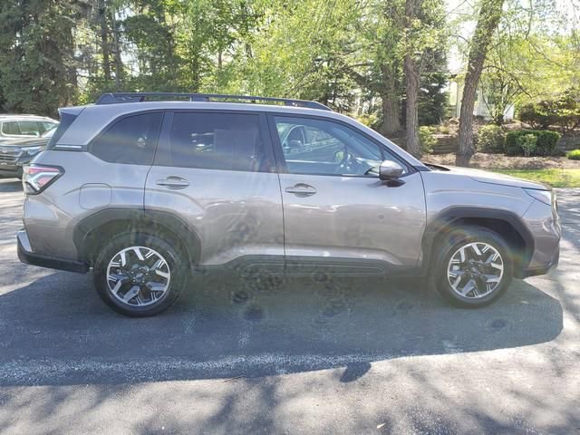 Certified 2025 Subaru Forester Premium AWD/4WD image 2