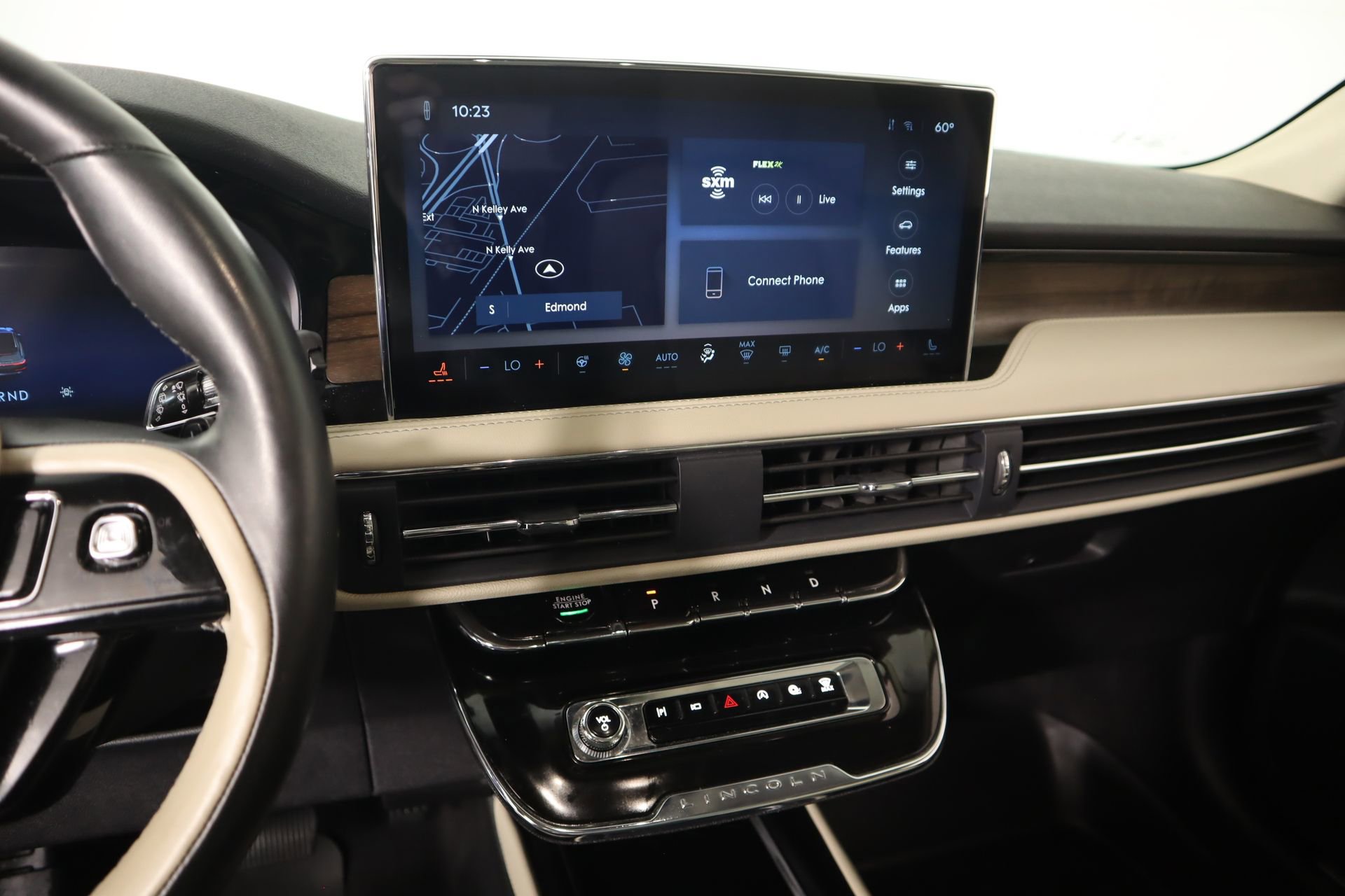 Used 2025 Lincoln Corsair Reserve image 5