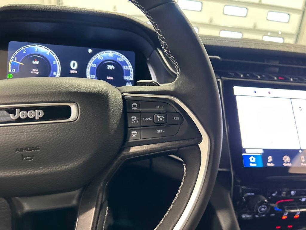 New 2025 Jeep Grand Cherokee Limited w/ Luxury Tech Group II image 20
