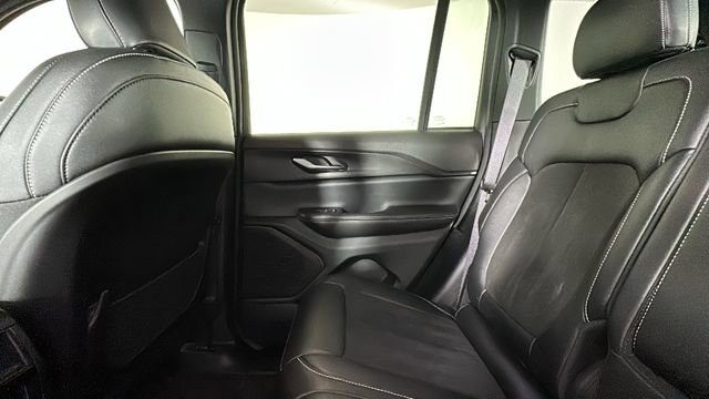 Certified 2023 Jeep Grand Cherokee Altitude image 12