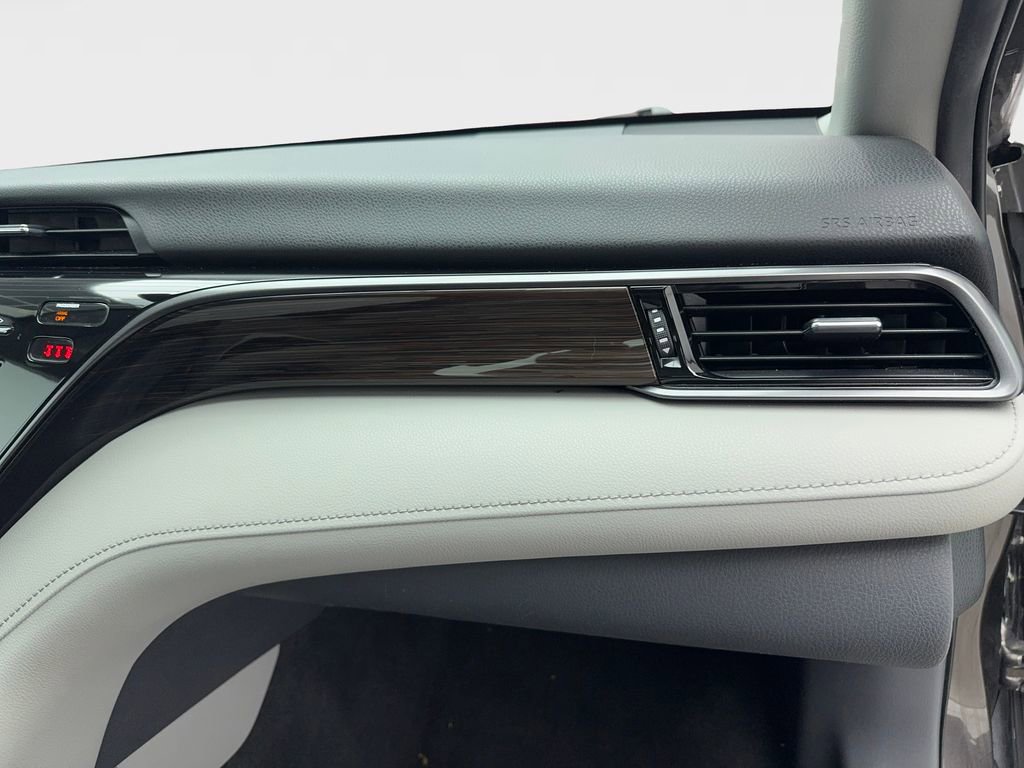 Used 2020 Toyota Camry LE image 39