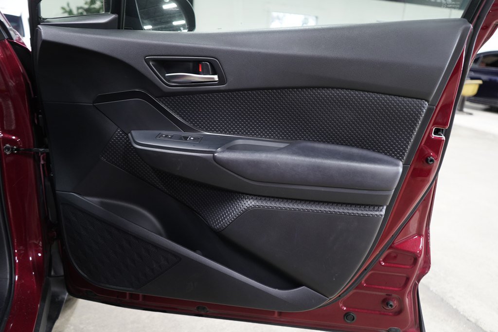 Used 2018 Toyota C-HR XLE FWD image 26