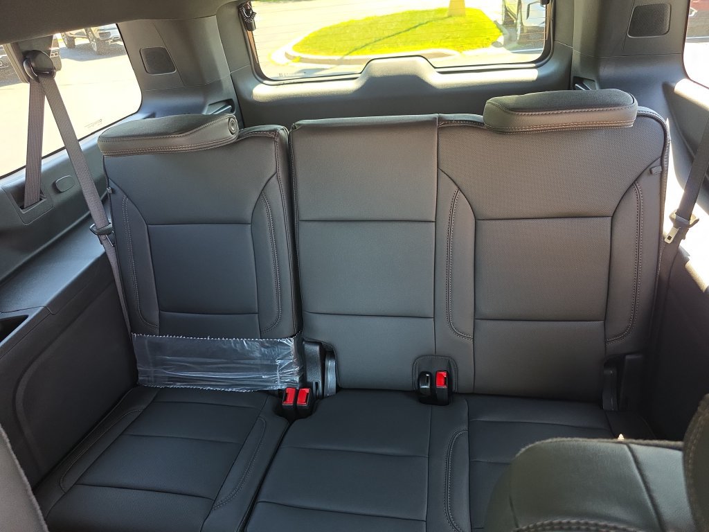 New 2026 Chevrolet Suburban High Country w/ Sun And Tow Package AWD/4WD image 27