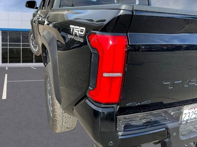 Used 2025 Toyota Tacoma TRD Off-Road w/ TRD Off Road Upgrade Package AWD/4WD image 26