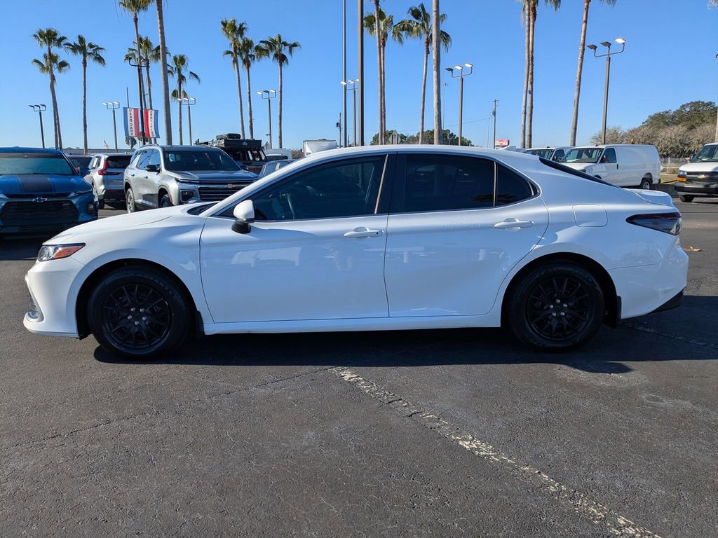 Used 2022 Toyota Camry LE image 7